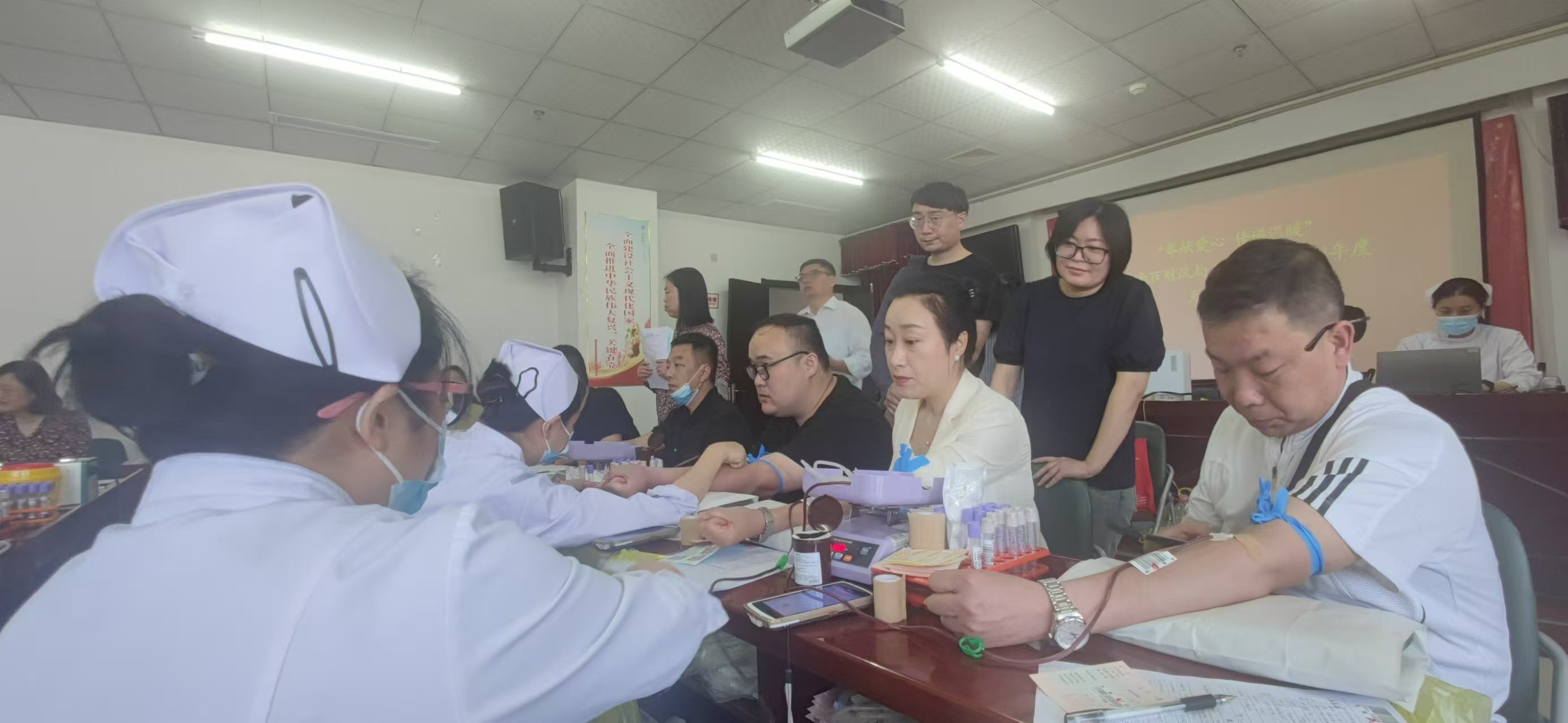 tapplay组织参与无偿献血活动