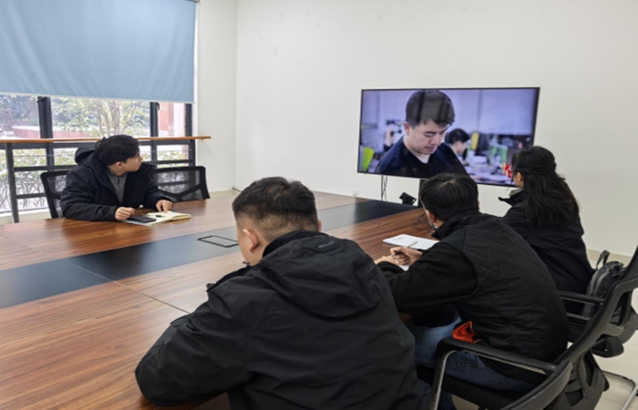 对标先进 见贤思齐 ——安徽农管家组织观看《榜样10》专题节目